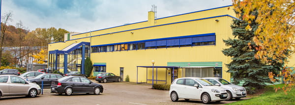Kompetenz Industrie bei nova Industriedienstleistungen Kompetenz Industrie bei nova Industriedienstleistungen - Firmengebäude in Niederfüllbach